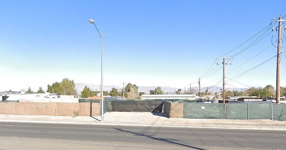 1st image of N Gateway Rd
