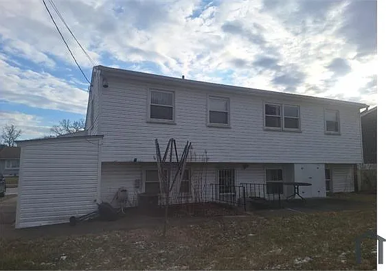 7910 Subet Rd — Photo 6