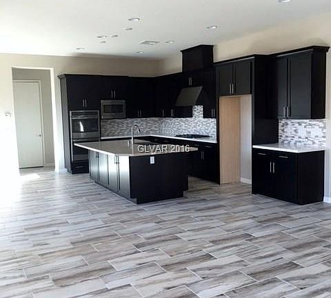 4th image of 301 Castellari Dr