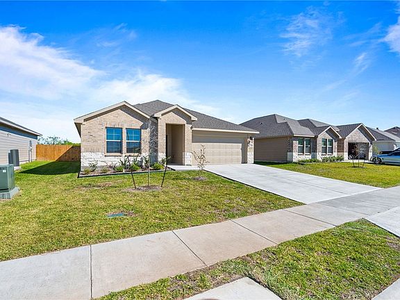 2nd image of 3502 Tanzanite Dr