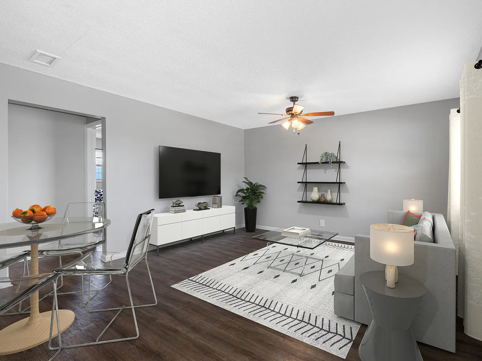 2 bed, 750 sqft, $1,749 — Photo 2