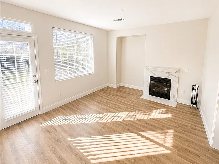 3957 Irvin Ave — Photo 8
