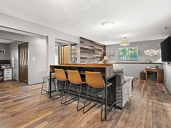 703 Guernsey St — Photo 13