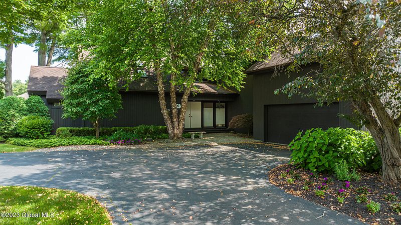 5th image of 10 Roland Drive