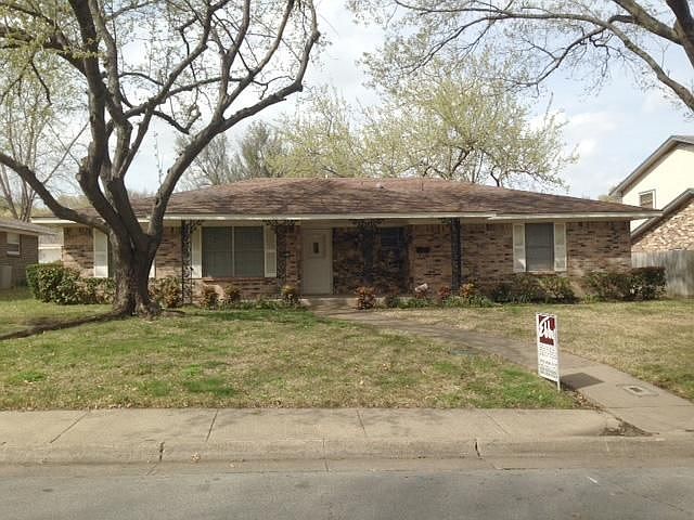 1st image of 727 Flamingo Way