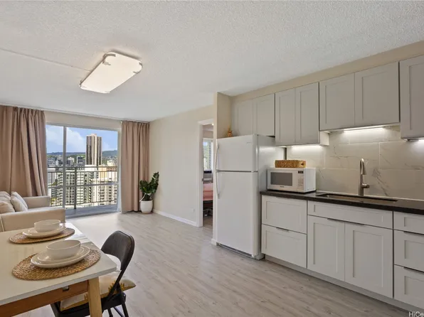 1655 Makaloa St APT 1904, Honolulu, HI 96814