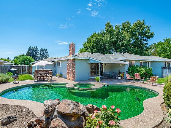 3rd image of 6985 Flintwood Way