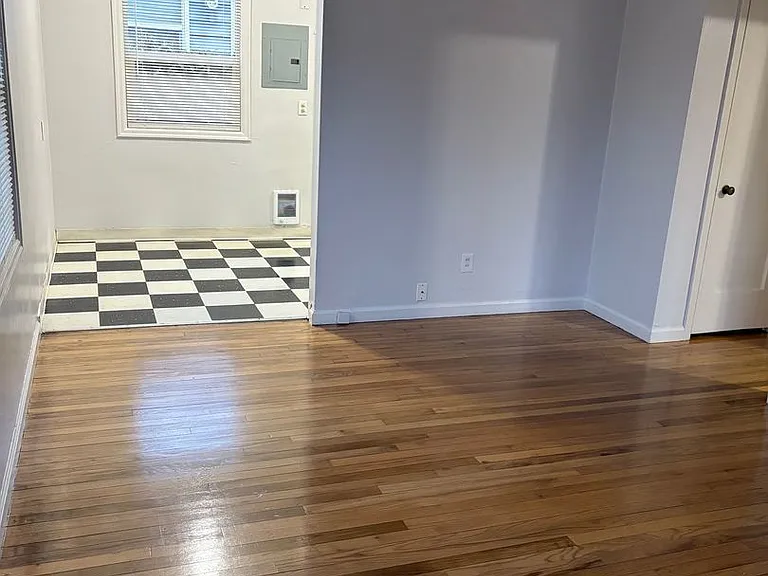 Stark Street 8-Plex — Photo 3