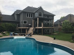 6912 Howard Ln, Eden Prairie, MN 55346