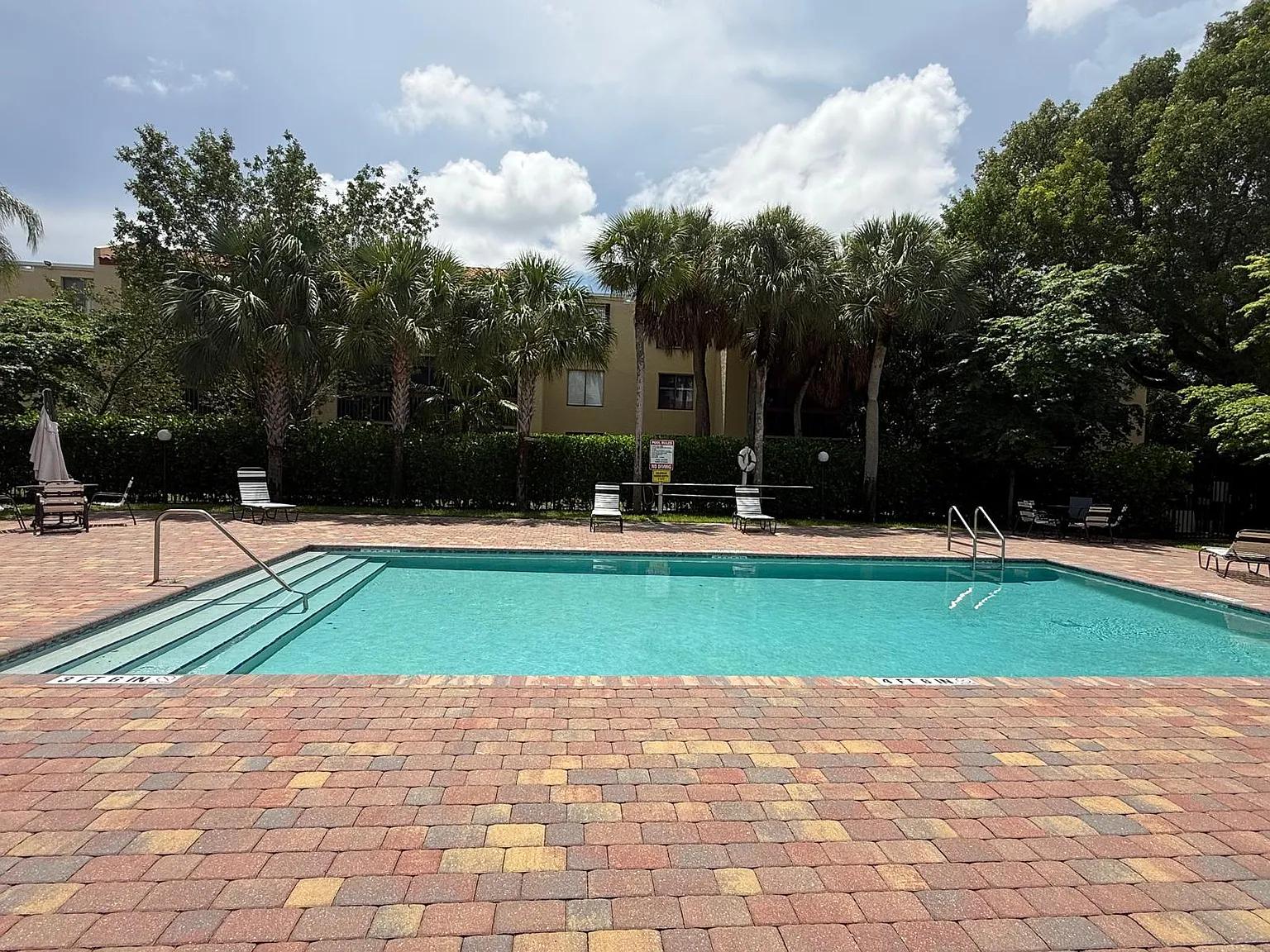 2 bed, 1095 sqft, $2,450 — Photo 3