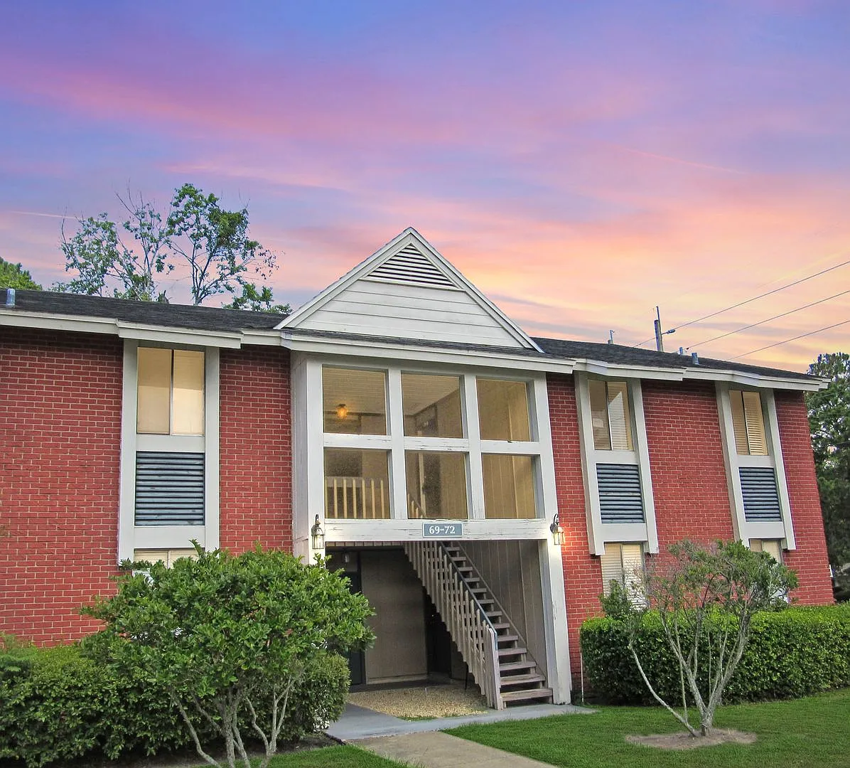 Convenient Mandarin 1BR Condo Great Location! Spacious! Private Balcony! 2nd Floor! Washer & Drye... — Photo 2