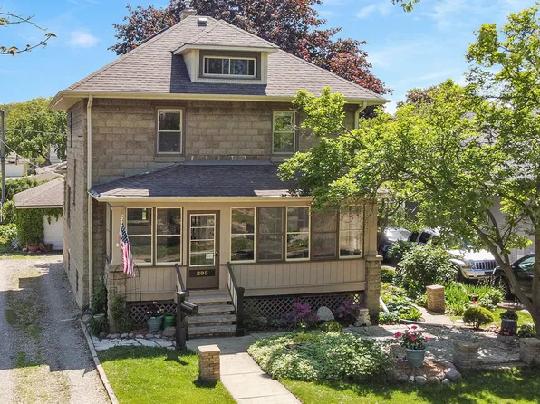 209 S Lombard Ave, Lombard, IL 60148