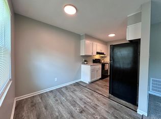1008 W Parkway Ave APT 13, Knoxville, TN 37912
