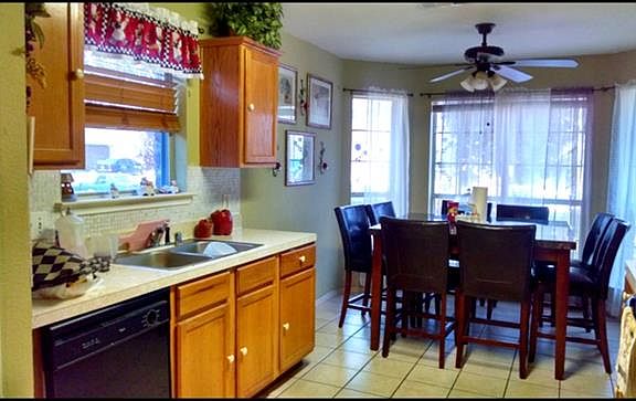 3rd image of 4701 Grovetree Ln