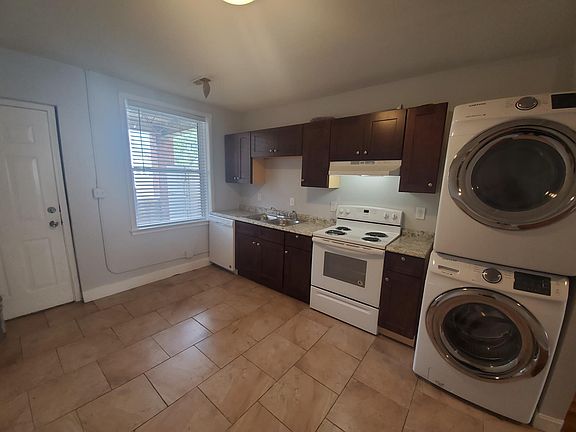3rd image of 546 Gillis St