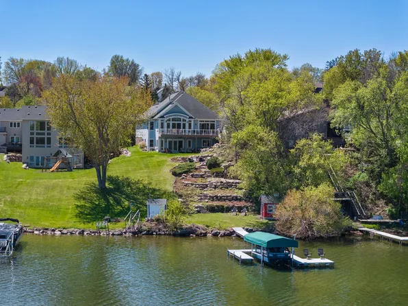 208 E Lake St, Waconia, MN 55387
