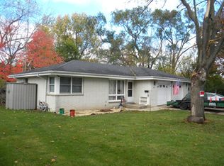 906 David St, Antioch, IL 60002