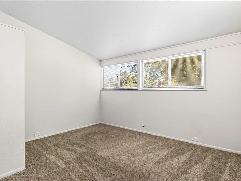 599 East Ave — Photo 5