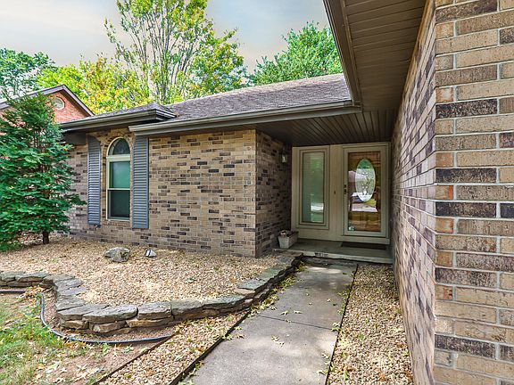 3rd image of 4035 S Parkcrest Avenue