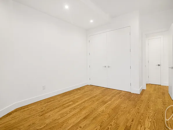 304 East 20th Street image 5 of 8