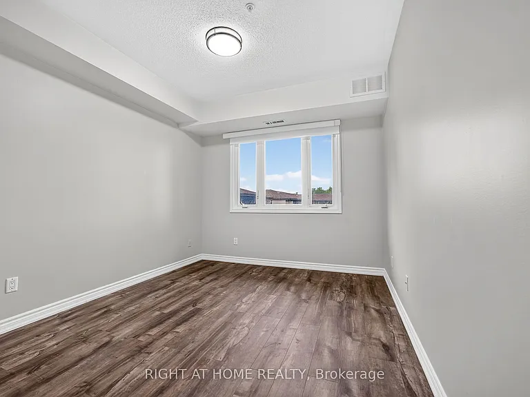 570 Lolita Gdns #430 — Photo 32