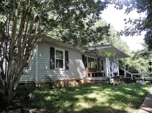 254 Passmore Ln, Whittier, NC 28789