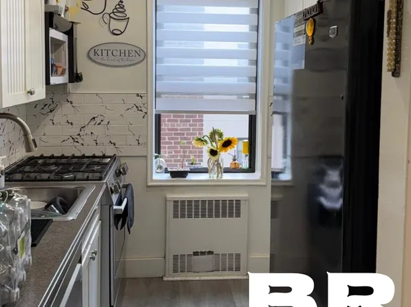 1811 Ocean Parkway image 3 of 7