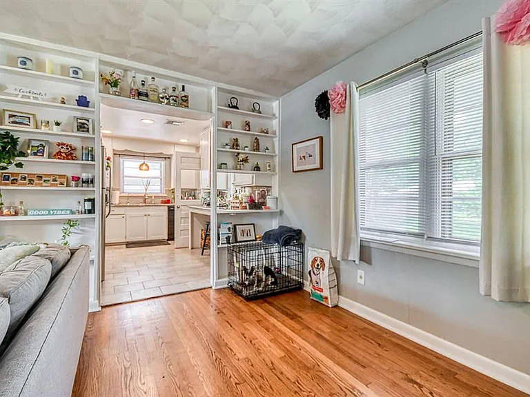 1205 Westlawn Dr — Photo 9