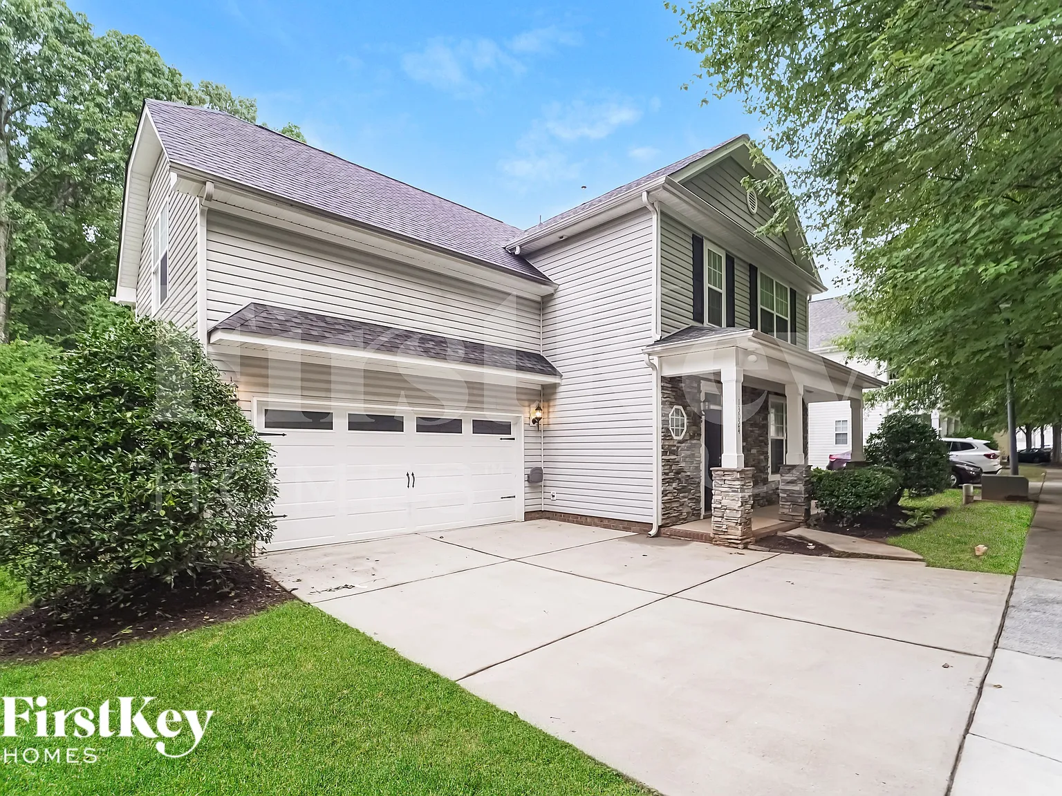 4 bed, 2.5 bath, 2079 sqft, $2,550 — Photo 2