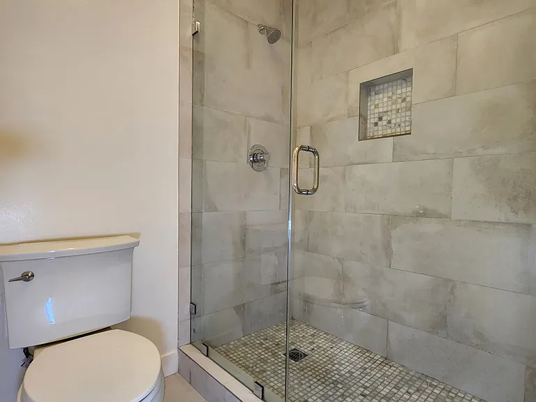 12340 Rochester Ave — Photo 15