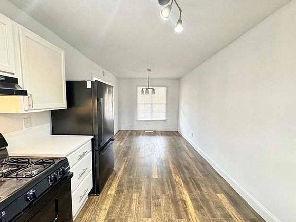 3rd image of 5409 Mill Valley Dr #1