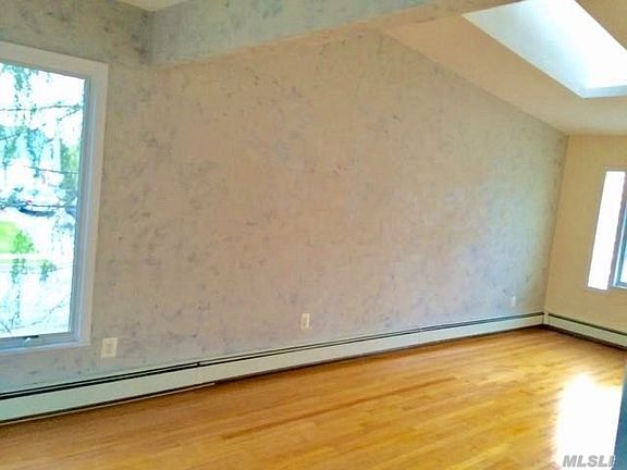 5th image of 25 Seton Ct