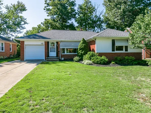 1200 Blanchester Rd, Lyndhurst, OH 44124