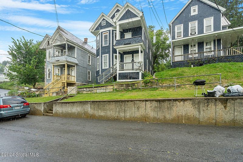 2nd image of 77 Mechanic Street