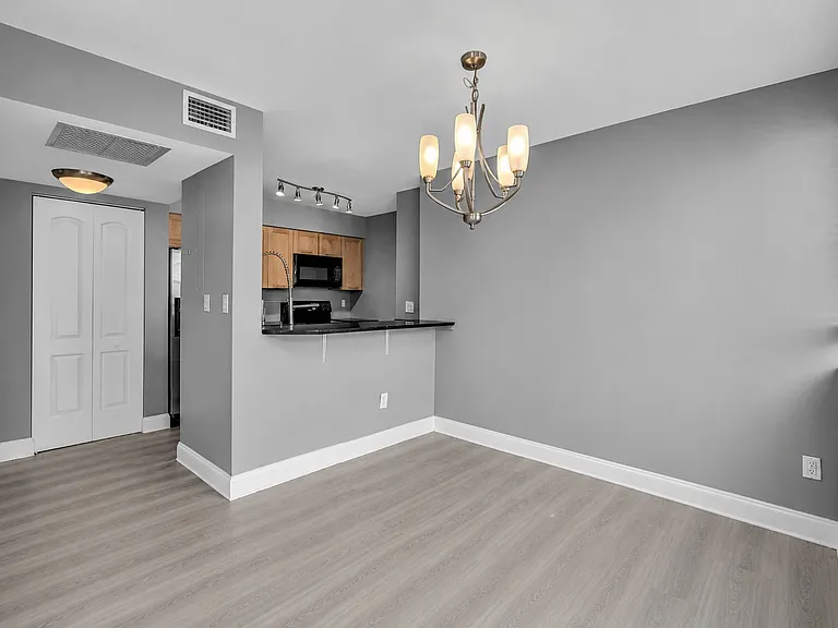 2871 N Oakland Forest Dr #112 — Photo 8