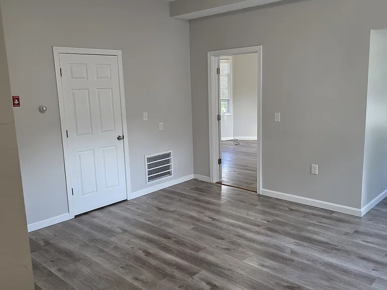 93 Summit St #6 — Photo 6