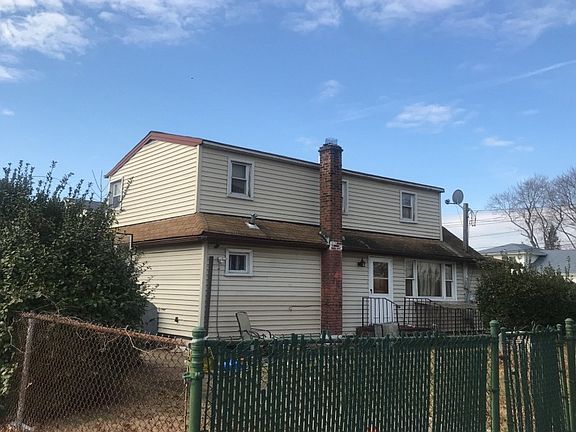 3rd image of 1944 Freeman Ave