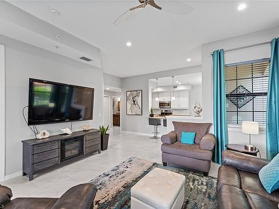 5th image of 26127 Palace LN #101