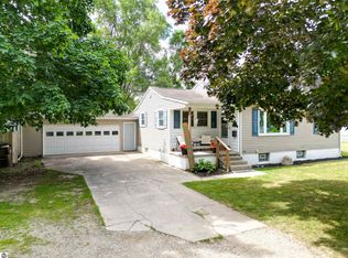 324 E Hillcrest St, Alma, MI 48801