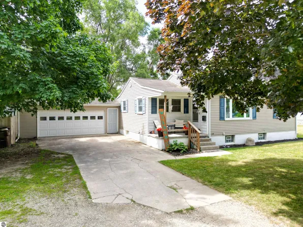 324 E Hillcrest St, Alma, MI 48801