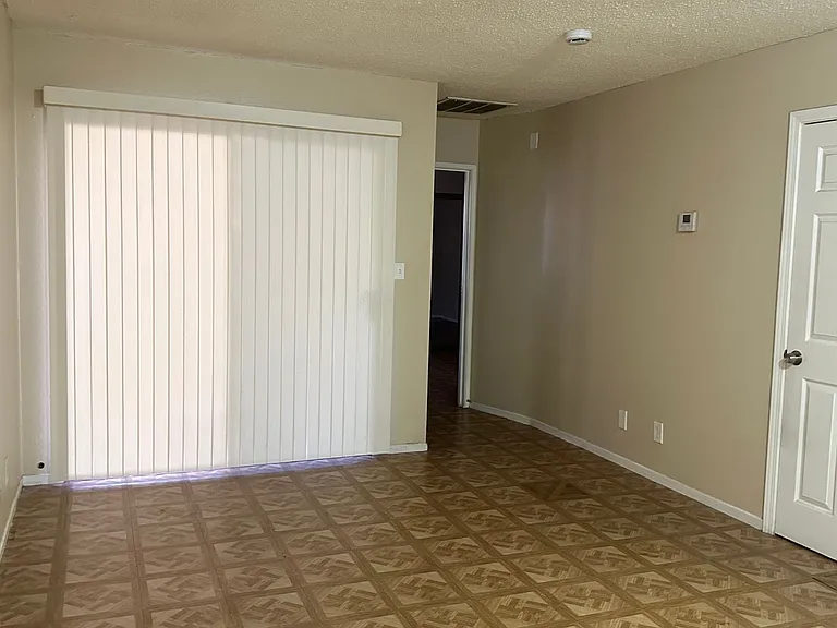 425 N Lamb Blvd #G — Photo 19