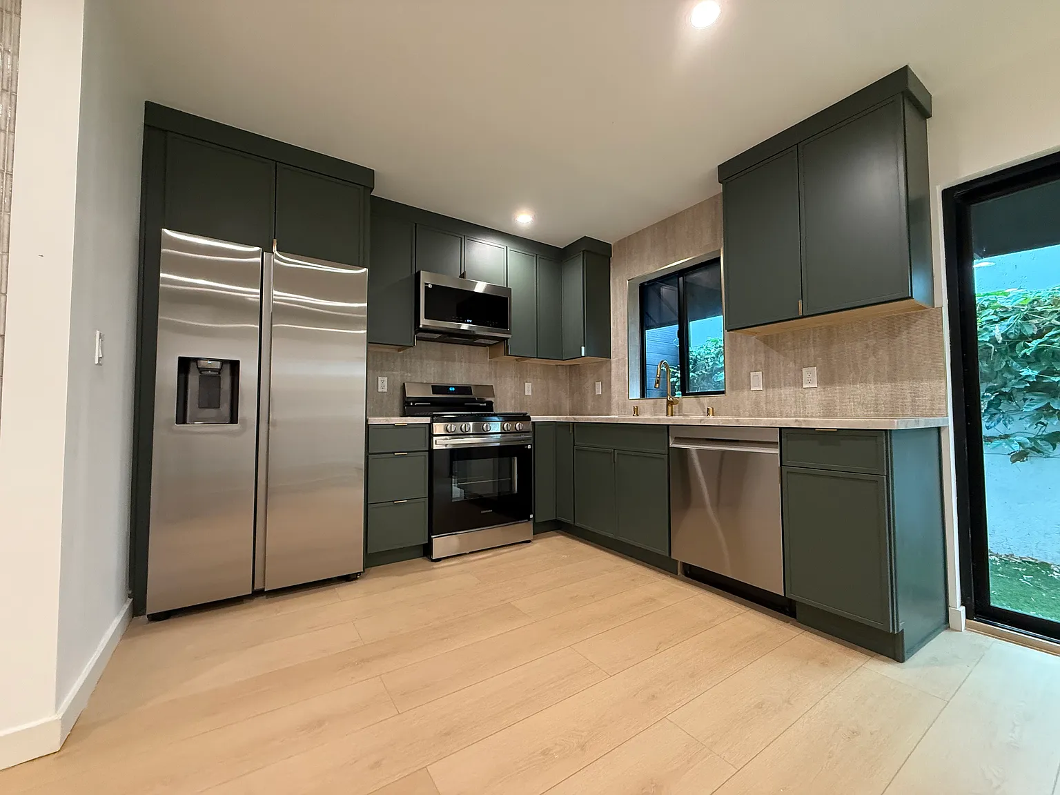 1 bed, $2,995 — Photo 2