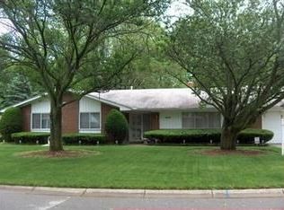 4640 Cantura Dr, Dayton, OH 45415
