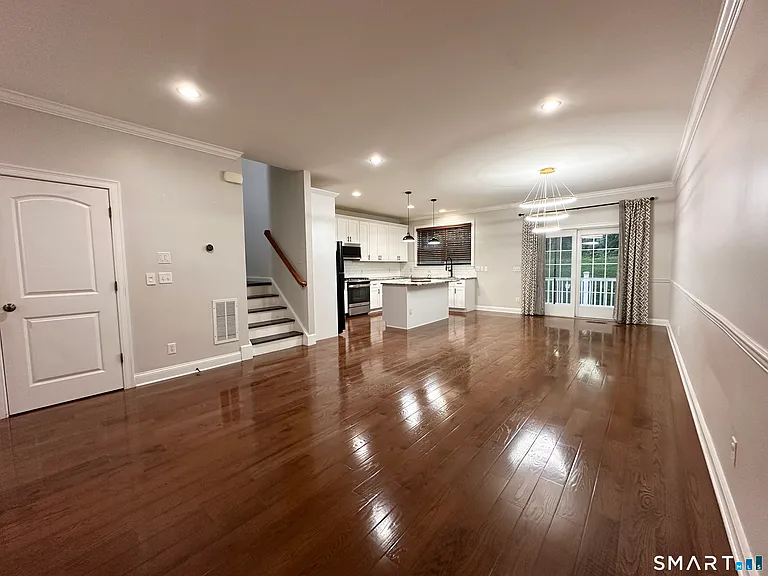 50 Lawrence Ave #50 — Photo 6
