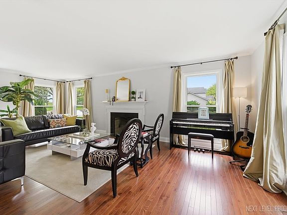 5th image of 320 Essex Ct
