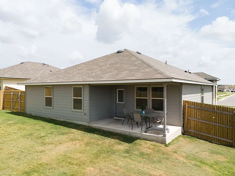 3600 Fountain View Dr — Photo 15