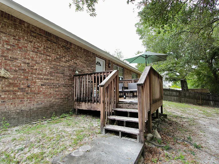 220 Tiffot Ct — Photo 21