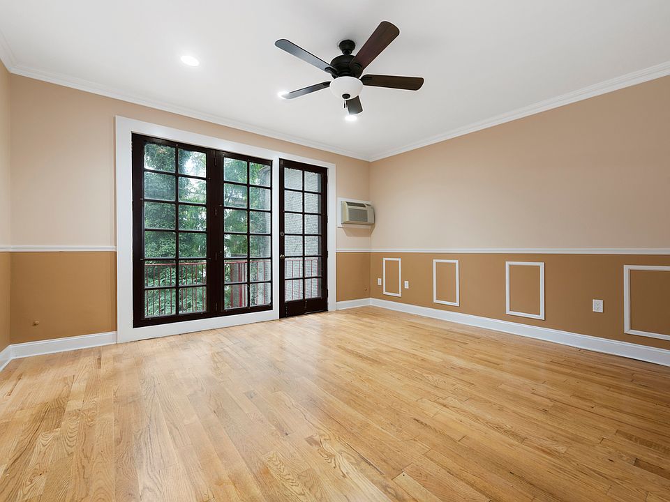 1st image of 318 E 53rd St #3