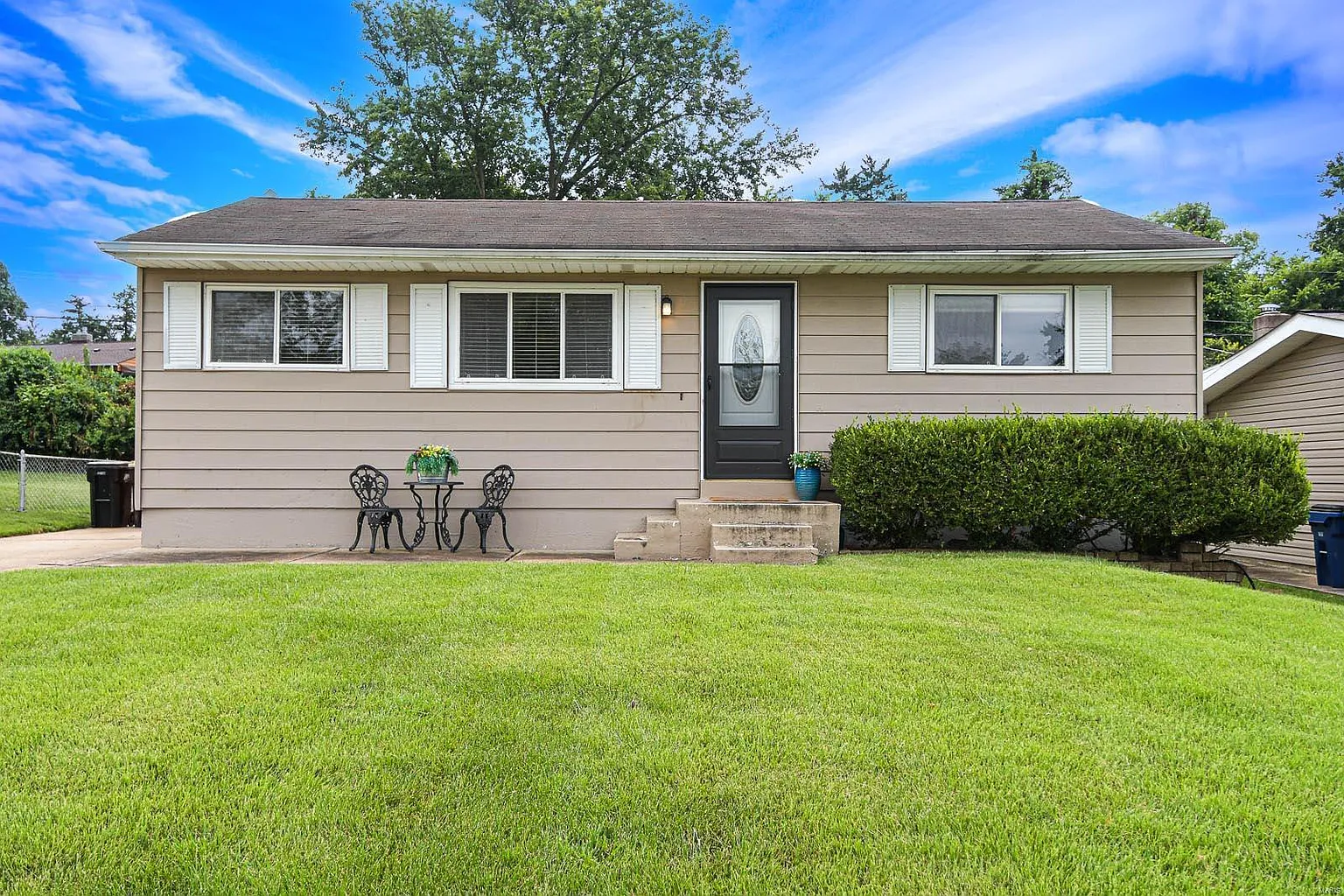 324 Malone Dr photo 1