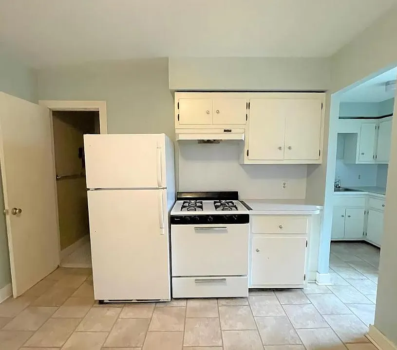 31 Chapin Ave #4
